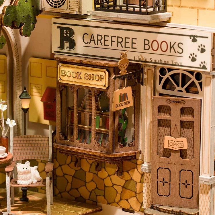 Sunshine Town: Miniature 3D Doll House and Book Nook